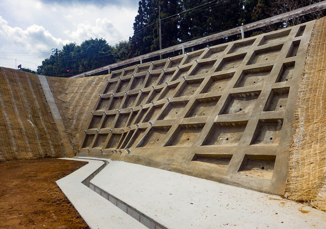 県単排水整備及び県単災害防止合併工事（高萩法面復旧） 写真
                        